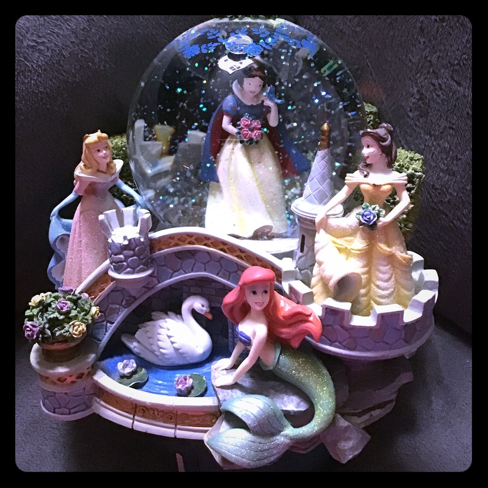 Disney Princess Snow Globe